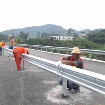 潁東區(qū)高速護欄