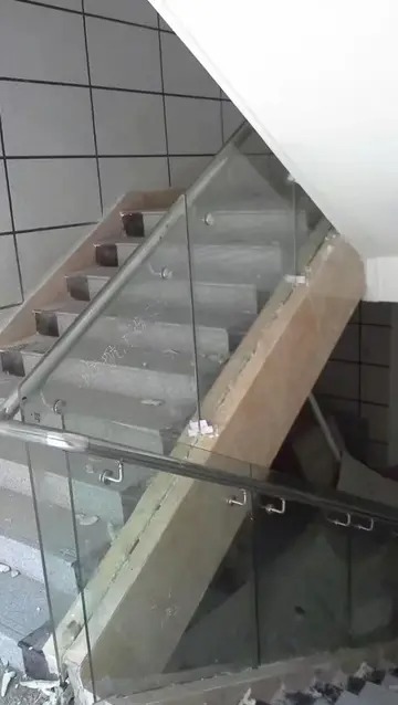 永登高速三角護(hù)欄