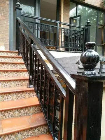 永濟高速公路護欄板滾壓成型設(shè)備