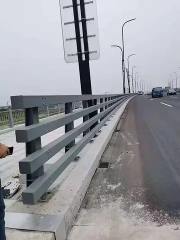 永濟(jì)高速公路護(hù)欄板型材生產(chǎn)線