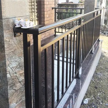 永濟高速護欄板設(shè)備