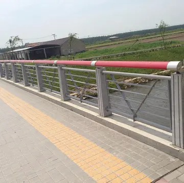 永年高速護(hù)欄專用托架廠商