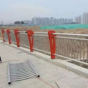 永勝縣高速公路護欄網(wǎng)保養(yǎng)