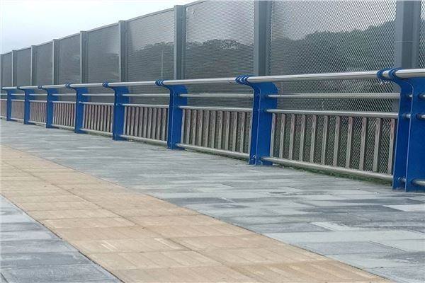 渝昆高速金沙江大橋護欄脫落視頻