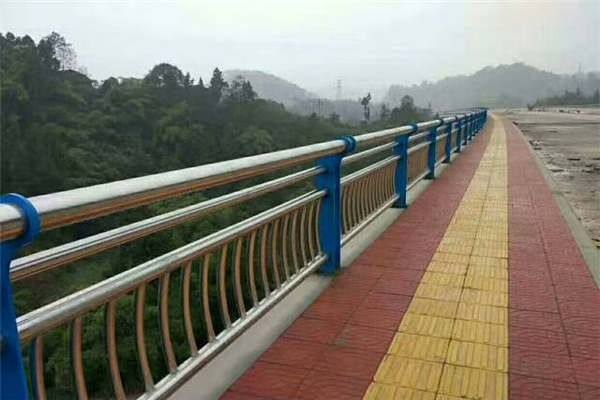 榆林高速公路波形護(hù)欄