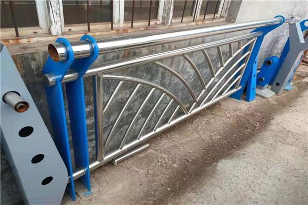 榆林高速公路護欄板生產(chǎn)廠家