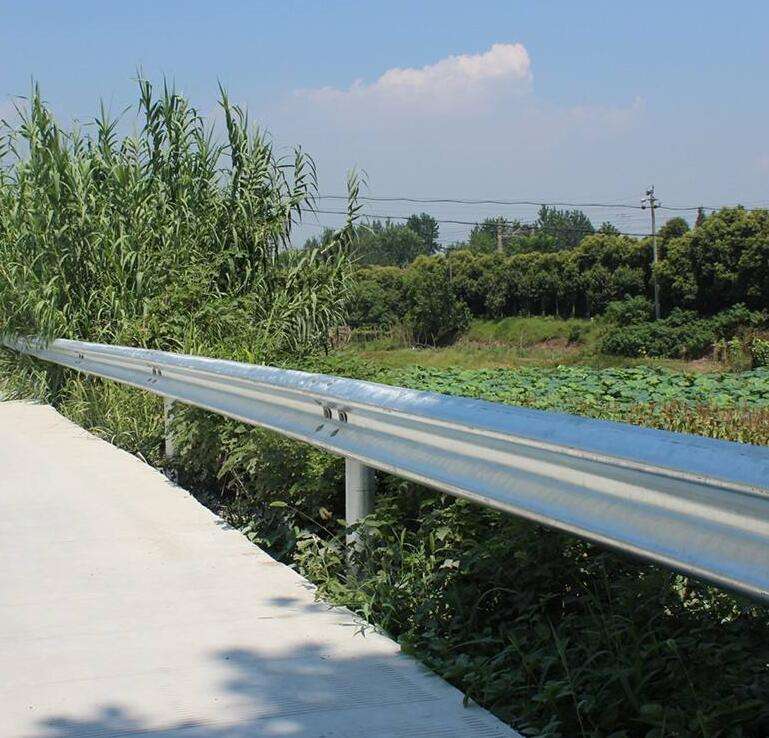 云南便宜高速公路護欄