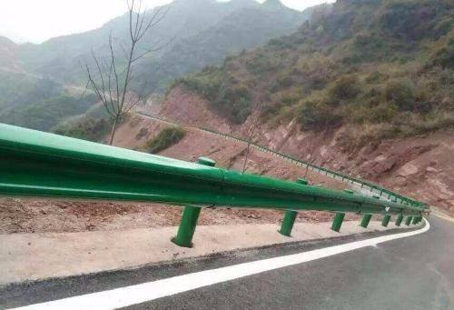 伊犁高速公路護欄網(wǎng)價格多少