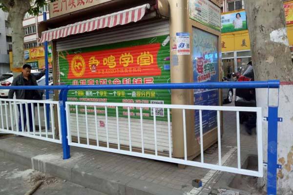 伊寧高速公路護(hù)欄