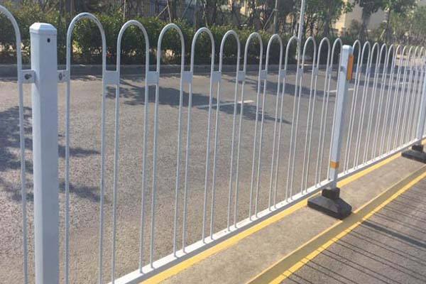 伊寧高速公路護(hù)欄板