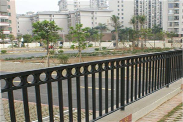 伊通高速公路隔離護(hù)欄網(wǎng)廠家批發(fā)